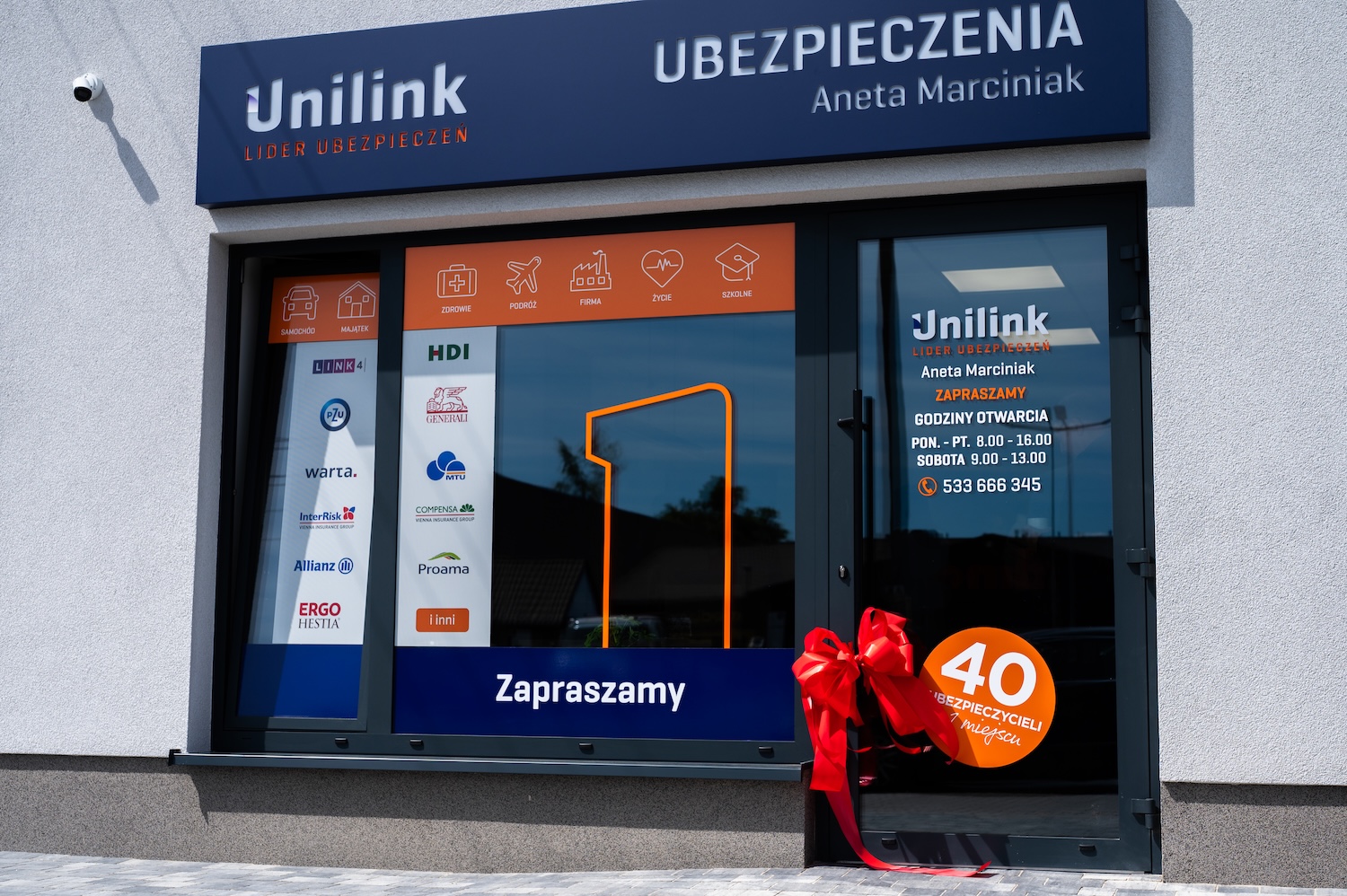 Biuro Unilink znajduje się przy ulicy Żwirki i Wigury 8.
