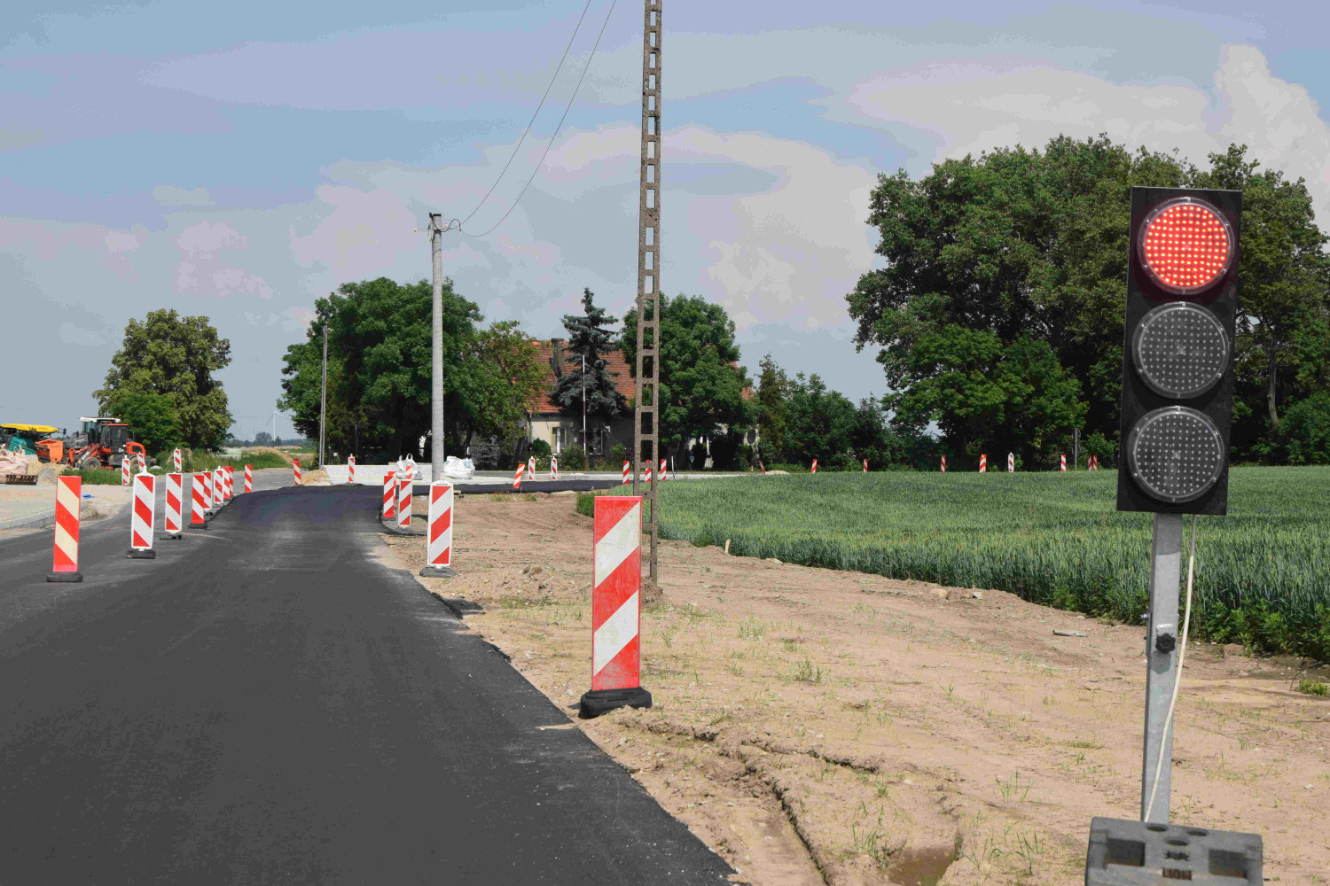 Na ulicy Harcerskiej postawiona została sygnalizacja świetlna Na ulicy Harcerskiej postawiona została sygnalizacja świetlna