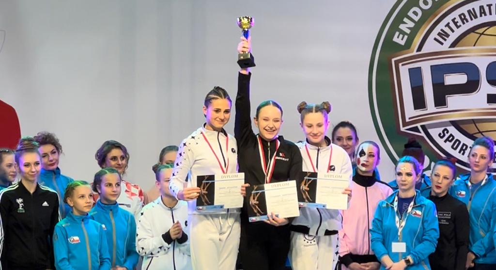 Dagmara Grześkowiak ćwicząca w Dance-art coraz trzeci wywalczyła tytuł Mistrza Polski Pole Sport IPSF w kategorii elitę novice