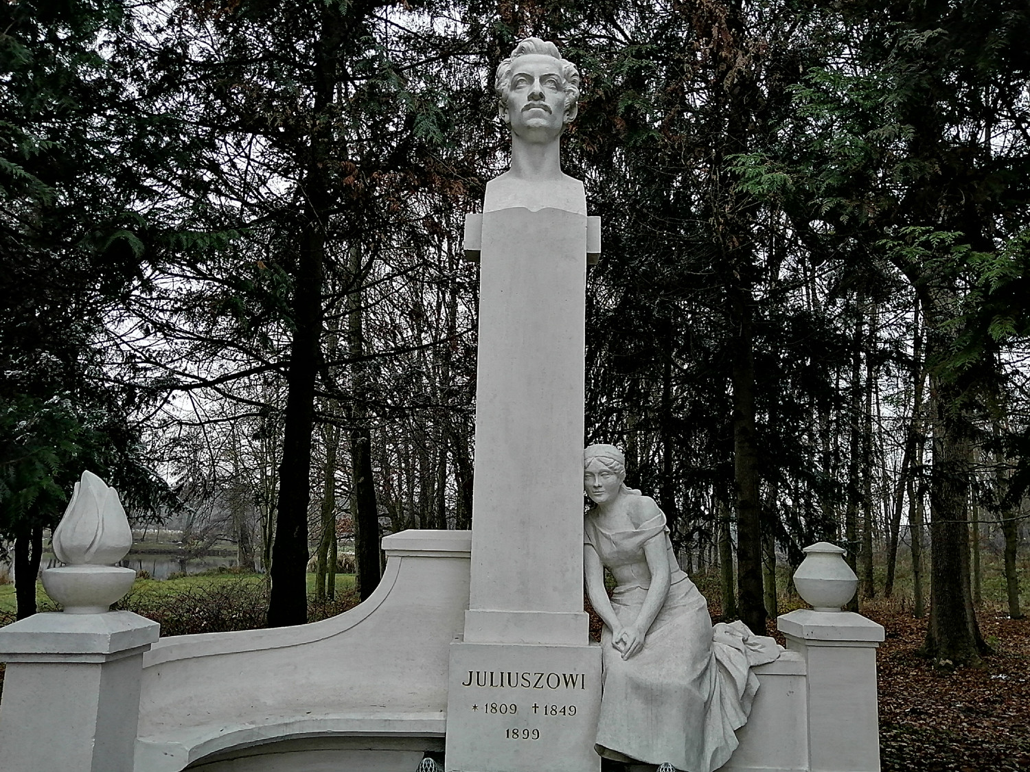 Odnowiony pomnik Juliusza Słowackiego w Miłosławiu
